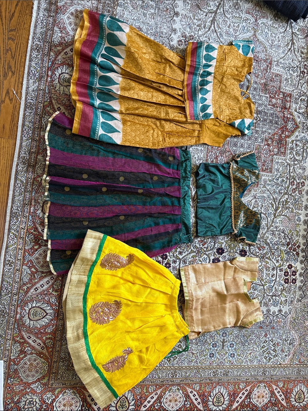 Lot of 3 Traditional dresses size girls 5-8 see measurements 💚💜💛
